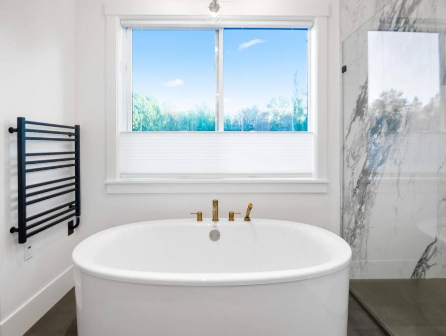The Fernridge Estate: 5Bd Family Retreat! Villa Langley Dış mekan fotoğraf